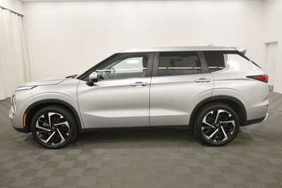 2024 Mitsubishi Outlander, $24999. Photo 4