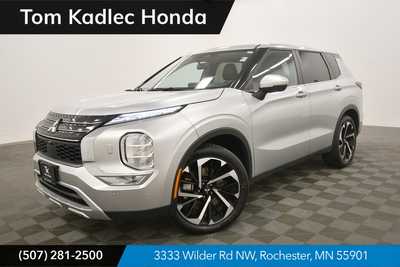 2024 Mitsubishi Outlander, $24999. Photo 1
