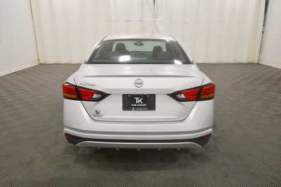 2021 Nissan Altima, $16999. Photo 6
