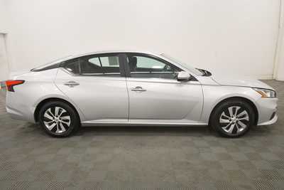 2021 Nissan Altima, $16999. Photo 8