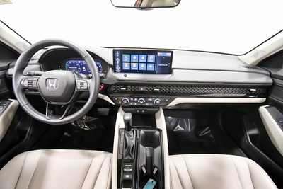 2023 Honda Accord, $29999. Photo 3