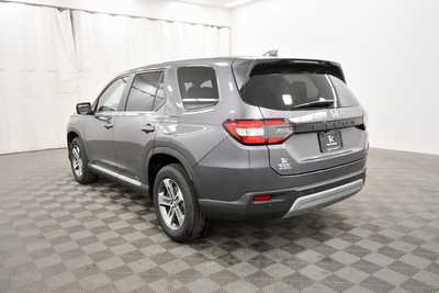 2025 Honda Pilot, $44820. Photo 5