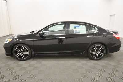 2017 Honda Accord, $12999. Photo 4