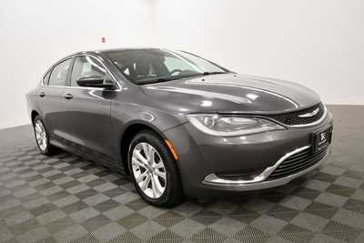 2017 Chrysler 200, $8999. Photo 10