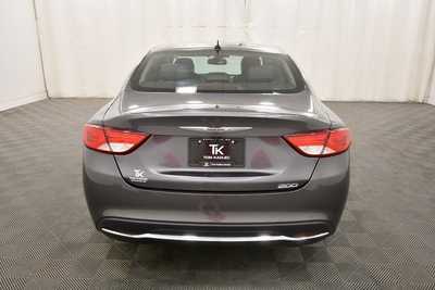 2017 Chrysler 200, $8999. Photo 6