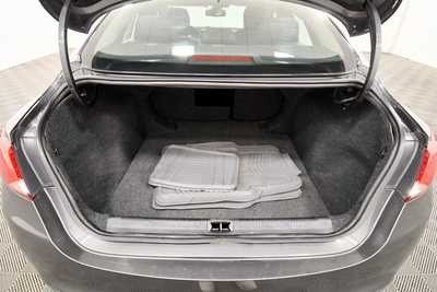 2017 Chrysler 200, $8999. Photo 7
