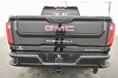 2024 GMC 2500 Crew Cab, $73999. Photo 5