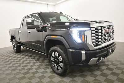 2024 GMC 2500 Crew Cab, $73999. Photo 9