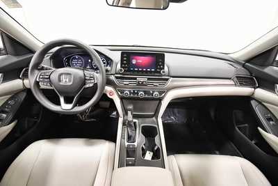 2018 Honda Accord, $21999. Photo 3