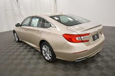 2018 Honda Accord, $21999. Photo 5