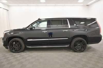 2019 Cadillac Escalade ESV, $26999. Photo 4