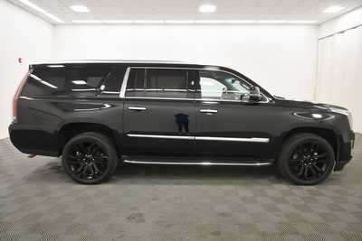 2019 Cadillac Escalade ESV, $26999. Photo 9