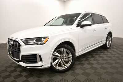 2022 Audi Q7, $41999. Photo 2