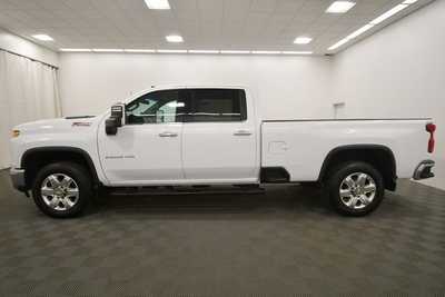 2023 Chevrolet 2500 Crew Cab, $59999. Photo 4