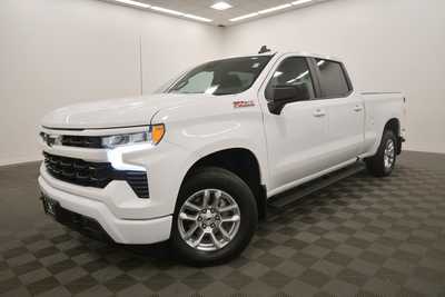 2022 Chevrolet 1500 Crew Cab, $39999. Photo 2