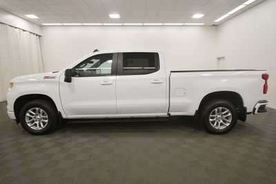 2022 Chevrolet 1500 Crew Cab, $39999. Photo 4