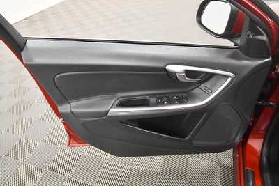 2015 Volvo S60, $8999. Photo 12