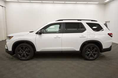 2025 Honda Pilot, $42240. Photo 4