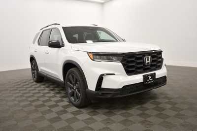 2025 Honda Pilot, $42240. Photo 9