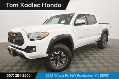 2019 Toyota Tacoma, $33999. Photo 1
