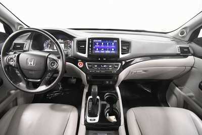 2019 Honda Ridgeline, $23499. Photo 3
