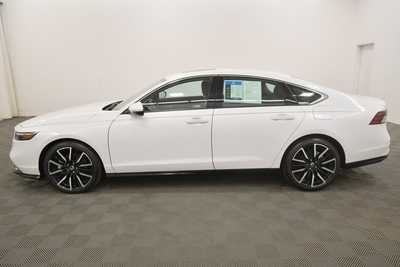 2023 Honda Accord, $31999. Photo 4