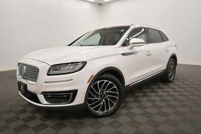 2019 Lincoln Nautilus, $17999. Photo 2