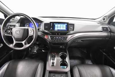 2022 Honda Pilot, $33999. Photo 3