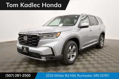2025 Honda Pilot, $47095. Photo 1