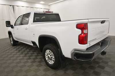 2023 Chevrolet 2500 Crew Cab, $47799. Photo 5