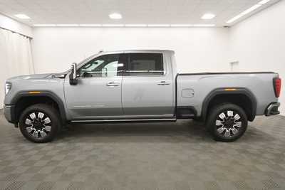 2024 GMC 2500 Crew Cab, $70999. Photo 4