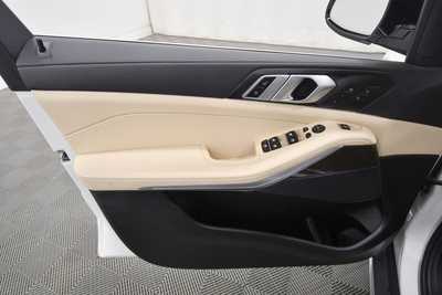 2022 BMW X5, $41999. Photo 12