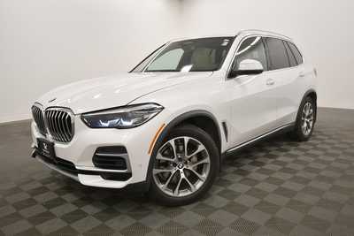 2022 BMW X5, $41999. Photo 2