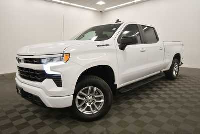 2022 Chevrolet 1500 Crew Cab, $39999. Photo 2