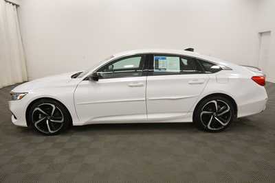 2022 Honda Accord, $25499. Photo 4