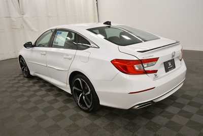 2022 Honda Accord, $25499. Photo 5
