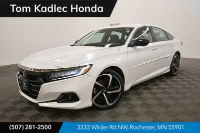 2022 Honda Accord, $25499. Photo 1
