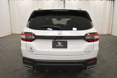 2023 Honda Pilot, $41999. Photo 6