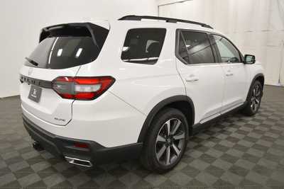 2023 Honda Pilot, $41999. Photo 8