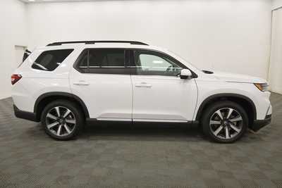 2023 Honda Pilot, $41999. Photo 9