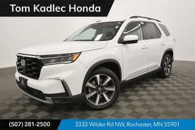 2023 Honda Pilot, $41999. Photo 1