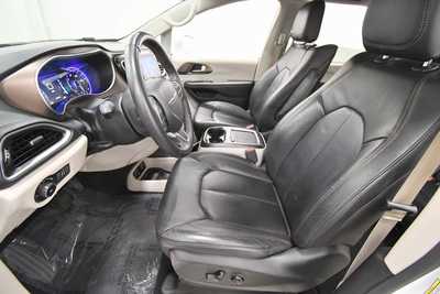 2017 Chrysler Pacifica, $14999. Photo 10