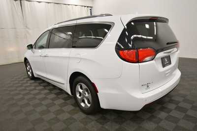 2017 Chrysler Pacifica, $14999. Photo 5