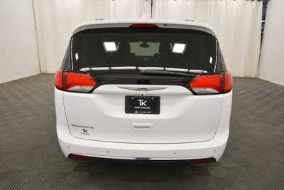 2017 Chrysler Pacifica, $14999. Photo 6