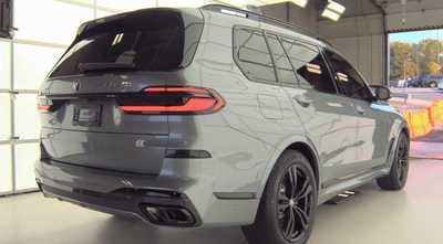 2025 BMW X7, $98559. Photo 2