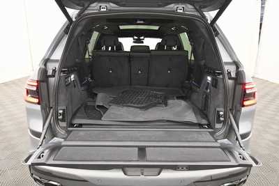 2025 BMW X7, $91499. Photo 8