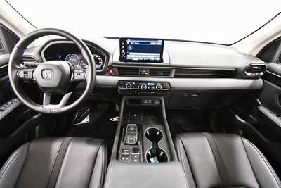 2025 Honda Pilot, $43995. Photo 3