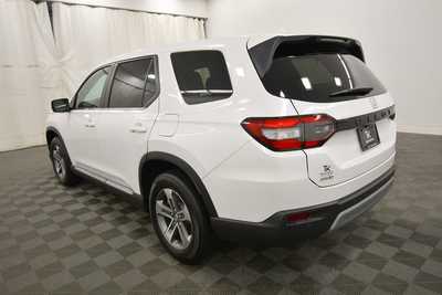 2025 Honda Pilot, $43995. Photo 5