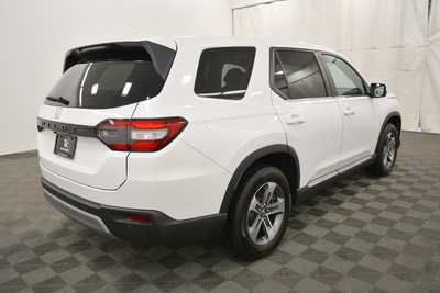 2025 Honda Pilot, $43995. Photo 8