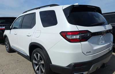 2023 Honda Pilot, $44885. Photo 2